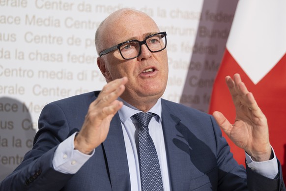 Bundesrat Martin Pfister spricht an einer Medienkonferenz ueber Bodengestuetzte Luftverteidigung, BODLUV, am Mittwoch, 24. Juni 2026, in Bern. (KEYSTONE/Peter Schneider)