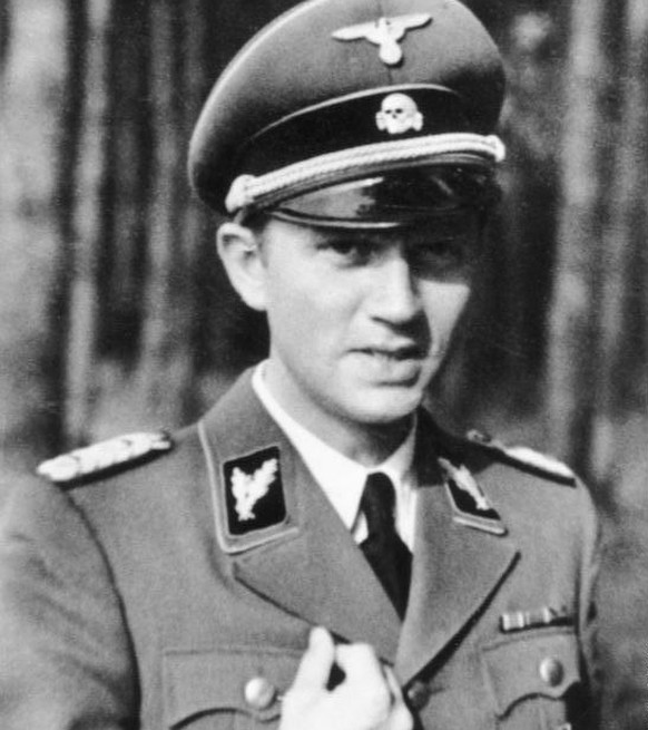 Der mit der Entführung beauftragte SS-Brigadeführer Walter Schellenberg. In seinem Tagebuch beschrieb er seine eigene Rolle in der Operation als lächerlich, gut möglich also, dass er sich auch einfach ...