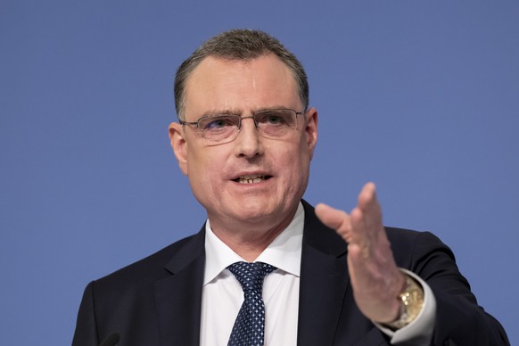 epa10366856 Swiss National Bank&#039;s (SNB) Chairman of the Governing Board Thomas Jordan, speaks during an end-of-year press conference of Swiss National Bank (SNB BNS), in Bern, Switzerland, 15 Dec ...