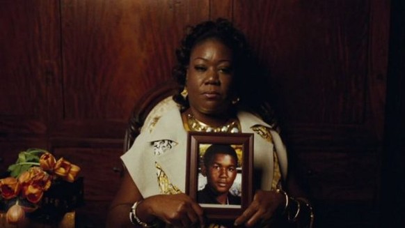 Sybrina Fulton mit einem Bild ihres Sohnes Trayvon Martin.
