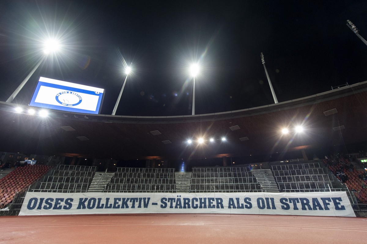 Leere FCZ Suedkurve mit der Aufschrift