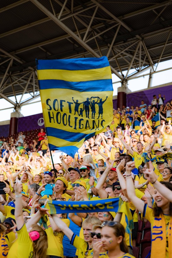 FOOTBALL FEMININ : Danemark vs Suede - Euro 2025 - 04/07/2025 Foule de supporters su� dois lors du match Danemark vs Suede, Euro f� minin 2025, Stade de Geneve � Geneve, Suisse Geneve PUBLICATIONxNOTx ...