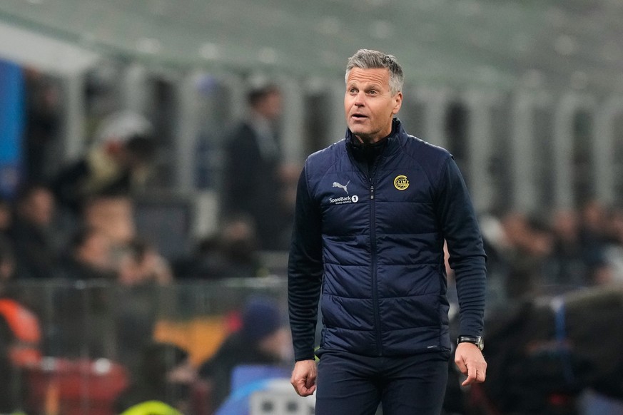 Glimt's head coach Kjetil Knutsen reacts during a Champions League playoff soccer match between Inter Milan and Bodo Glimt, at the San Siro stadium in Milan, Italy, Tuesday, Feb.24, 2026. (AP Pho ...