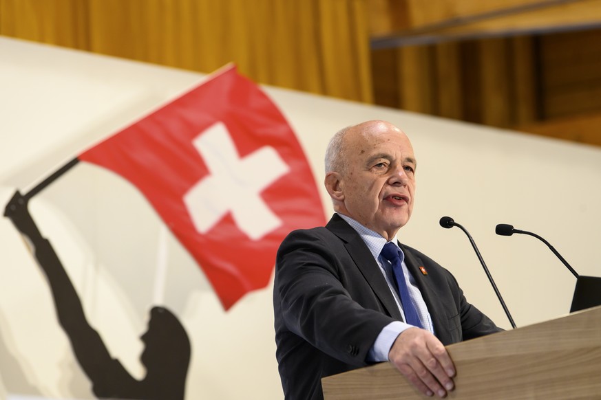 Le conseiller federal Ueli Maurer, prend la parole lors de l&#039;assemblee des delegues de l&#039;UDC (Union democratique du centre) Suisse, ce samedi 15 janvier 2022, a Reconvilier (BE). (KEYSTONE/A ...