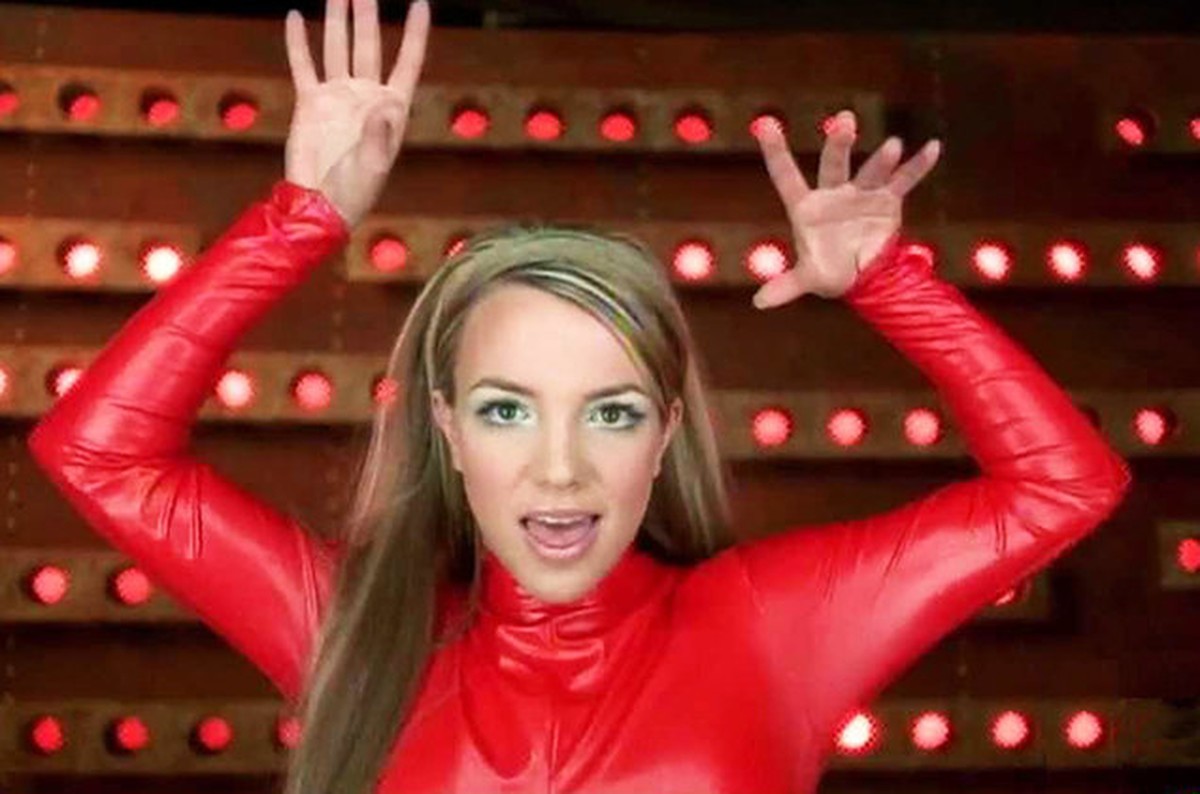 Britney Spears Opps, I did it again
https://www.youtube.com/watch?v=CduA0TULnow