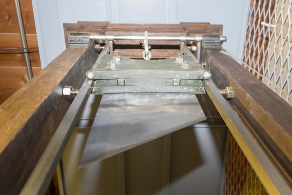 Die rund vier Meter hohe Guillotine steht heute im Historischen Museum in Luzern. Sie wurde in der Schweiz von Ort zu Ort transportiert, um Hinrichtungen vorzunehmen.(bild: keystone)