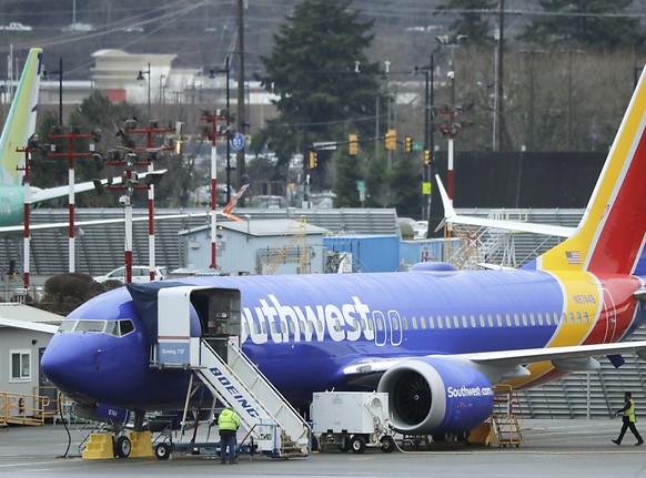 Die Probleme mit den Boeing-Maschinen des Typs 737 Max machen dem US-Billigflieger Southwest Airlines schwer zu schaffen. Der Gewinn brach im vierten Quartal ein.(Archivbild)