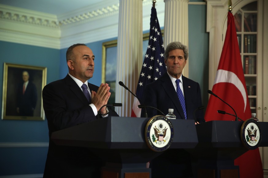 Der türkische Aussenminister Cavusoglu beim Treffen mit US-Aussenminister Kerry in Washington