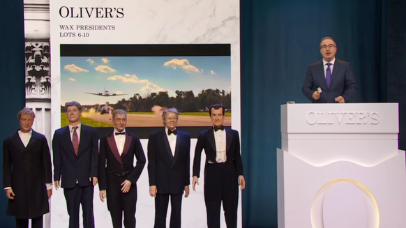 Objekte, die von «Last Week Tonight» versteigert werden, um den öffentlich-rechtlichen Rundfunk in den USA zu unterstützen. Aus dem Staffelfinale 2025 (16. November 2025). John Oliver.