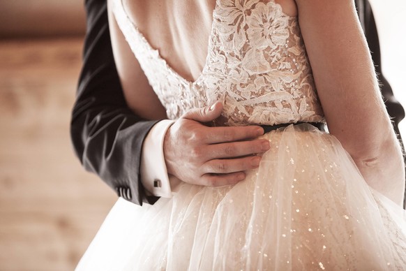 liebe,verbundenheit,hochzeitspaar *** love,bonding,wedding couple pgg-jvc