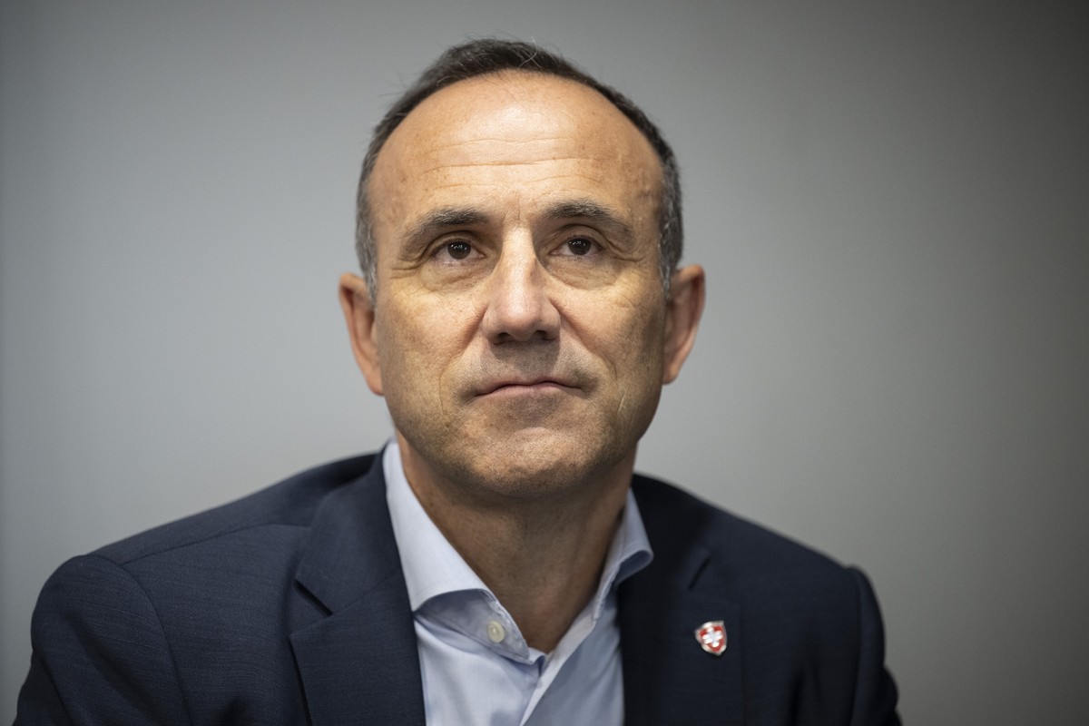 Stefan Schaerer, Praesident der Schweizer A-Nationalmannschaft, spricht an einer Medienkonferenz zur Vertragsverlaengerung von Trainer Patrick Fischer, aufgenommen am Mittwoch, 14. Februar 2024 in Klo ...