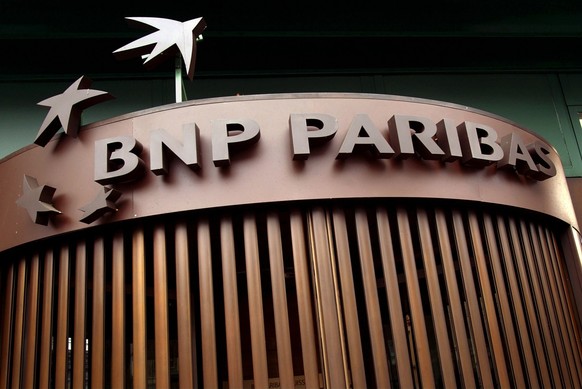 Le siege de BNP Paribas Private Bank photographie ce samedi 9 novembre 2002 a Geneve. Le Groupe BNP Paribas, la premiere banque etrangere de Suisse, a annonce 35 licenciements en Suisse dans son activ ...