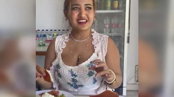 lina mukherjee, tiktok, indonsien, schweinefleisch