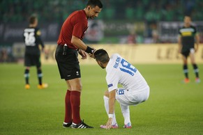 Herber Verlust für den FCZ. Avi Rikan verletzt sich im Spiel gegen Mönchengladbach und wird wohl bis Ende Jahr fehlen.