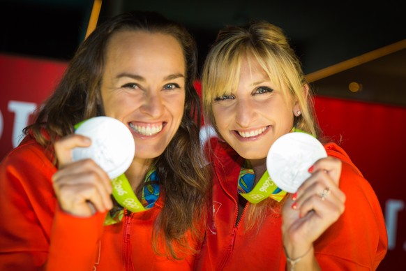 Das Highlight: Olympia-Silber zusammen mit Martina Hingis (l.).