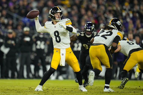 Pittsburgh Steelers quarterback Kenny Pickett (8) throws against the Baltimore Ravens in the first half of an NFL football game in Baltimore, Sunday, Jan. 1, 2023. (AP Photo/Julio Cortez)
Kenny Picket ...