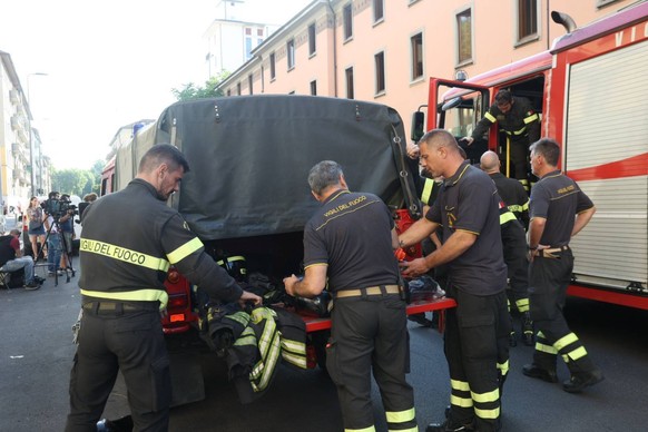 MILAN - Big fire in the night in an RSA, rest home for the elderly in Via dei Cinquecento 19 which caused 7 deaths, firefighters on site Editorial Usage Only PUBLICATIONxNOTxINxITA Copyright: xMarcoxP ...