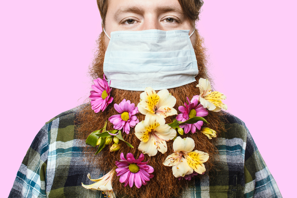 Barbe, masque, fleurs