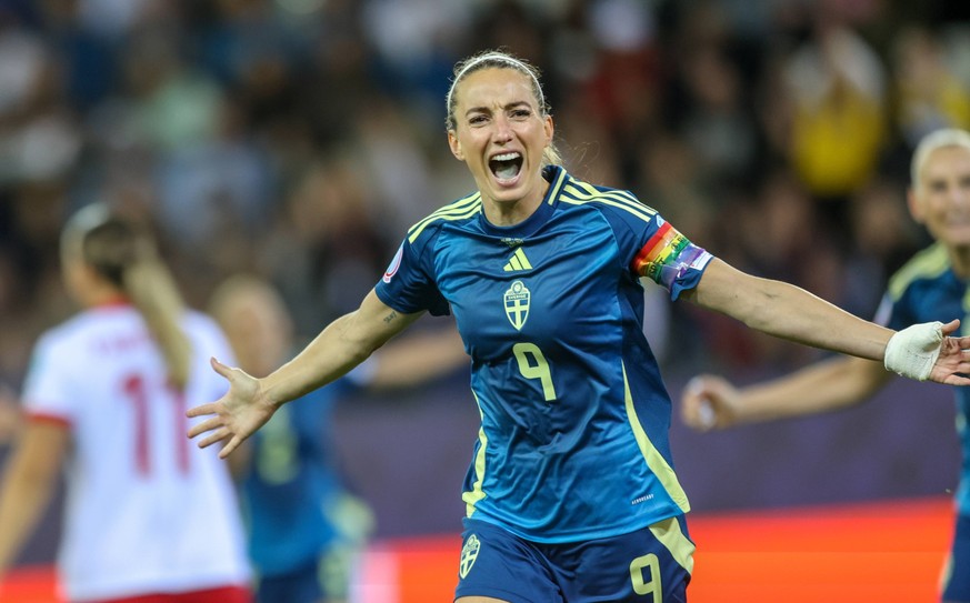 CHE, Luzern, Poland vs Sweden, international match, L�nderspiel, Nationalmannschaft soccer, UEFA, Allmend Stadion Luzern, UEFA European Women s Championship 2025, group stage matchday 2 in the picture ...