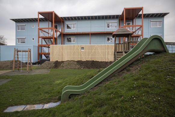 ARCHIV - ZUM POINT DE PRESSE VON BUNDESRAETIN ELISABETH BAUME-SCHNEIDER MIT SODK, KKJPD, STAEDTEN UND GEMEINDEN UEBER DIE SITUATION IM ASYLBEREICH UND DIE UNTERBRINGUNG VON ASYLSUCHENDEN STELLEN WIR I ...