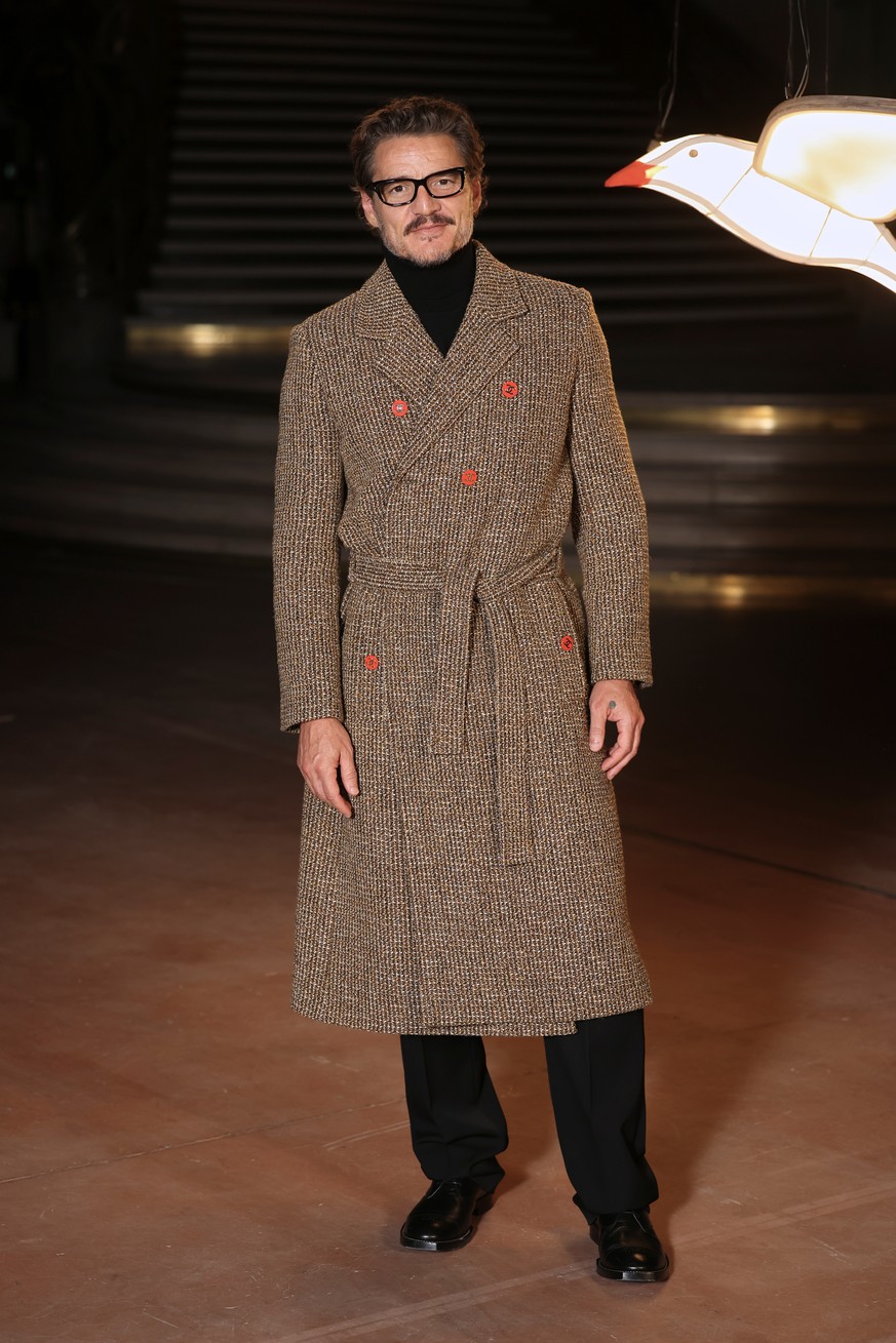 Pedro Pascal poses upon arrival at the Chanel Womenswear Spring Summer 2027 collection presented in Paris, France, Monday, Oct. 5, 2026. (AP Photo/Thomas Padilla)
Pedro Pascal