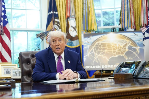 epa12120764 US President Donald J Trump announces he has selected the path forward for his ambitious Golden Dome missile defense shield, in the Oval Office of the White House in Washington, DC, USA, 2 ...