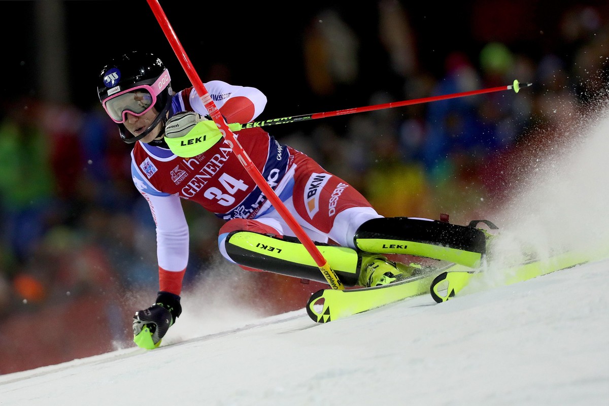 epa08112859 Tanguy Nef of Switzerland clears a gate during the first run of the Men's Slalom race at the FIS Alpine Skiing World Cup in Madonna di Campiglio, Italy, 8 January 2020. EPA/ANDREA SOL ...