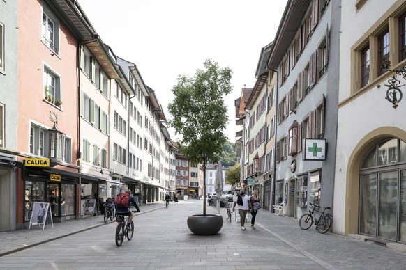 DER SCHWEIZER HEIMATSCHUTZ ZEICHNET DIE STADT BADEN (AG) MIT DEM WAKKERPREIS 2020 AUS. AUS DIESEM ANLASS STELLEN WIR IHNEN FOLGENDES BILDMATERIAL ZUR VERFUEGUNG --- Die Weite Gasse in der Altstadt von ...