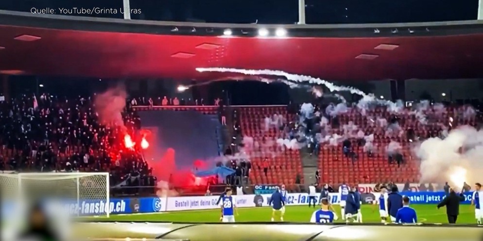 Nach dem gestrigen Stadtzürcher Fussball-Derby kam es im Letzigrund-Stadion zu Ausschreitungen. Die FC Zürich Fans warfen Pyros in den GC-Sektor. Diese haben die Fackeln wieder zurückgeworfen. Verletz ...