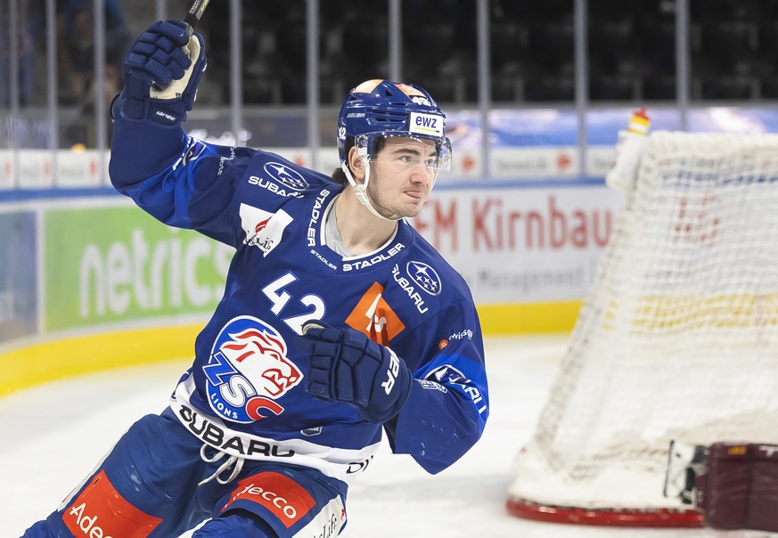 Zuerichs Alexandre Texier jubelt nach seinem Tor zum 1:0 im Eishockeyspiel der National League zwischen den ZSC Lions und dem Genf Servette HC, am Dienstag, 21. Februar 2023 in der Swiss Life Arena in ...