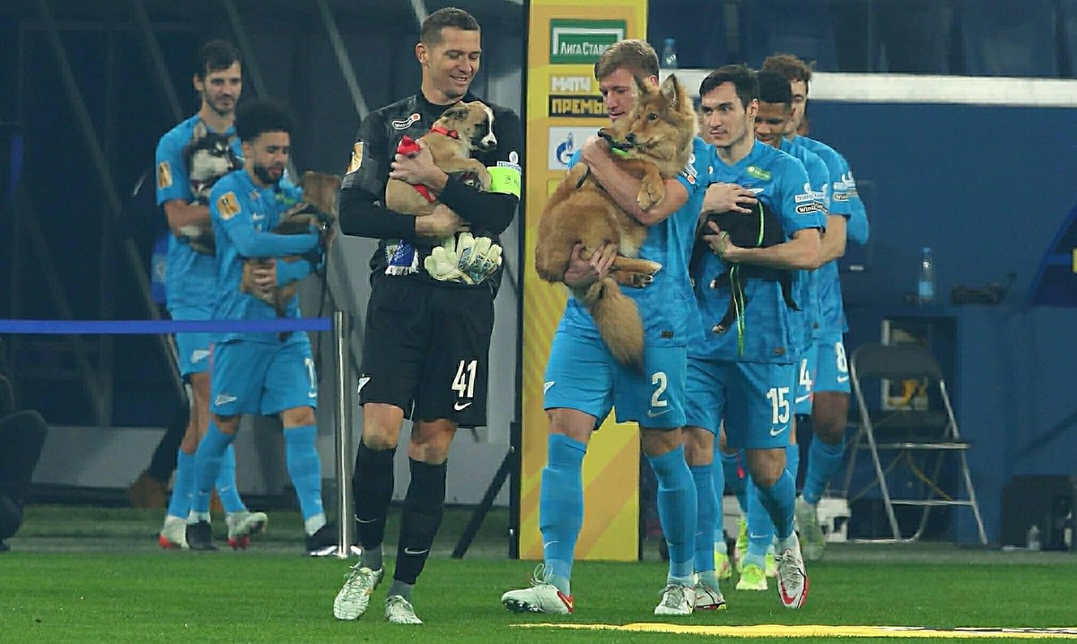 Saint Petersburg, Russia - 03 December 2021: Football. Russian Premier League 2021-2022. Zenit Football Club - Rostov. Player AlexanderxKulebyakin