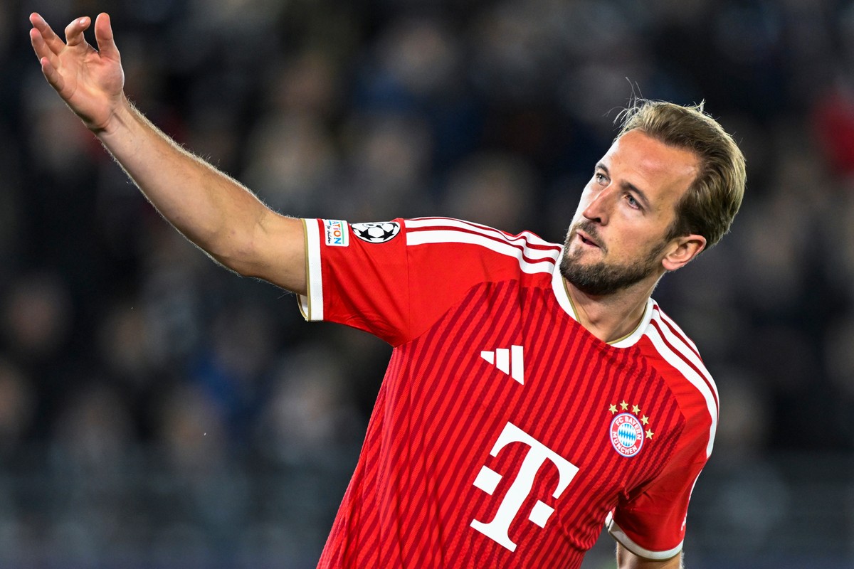 Bayern Munich's Harry Kane celebrates scoring during the Champions League opening phase soccer match between Viking and Bayern Munich in Stavanger, Norway, Tuesday Oct. 13, 2026. (Carina Johansen ...