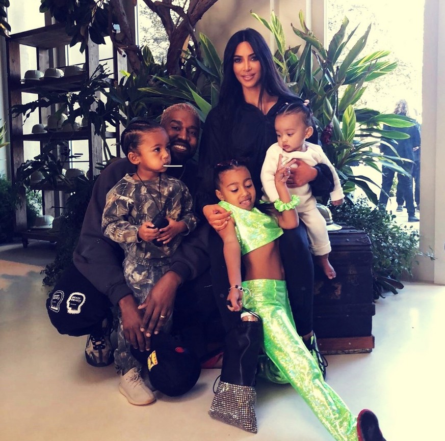 Kim Kardashians Leihmutter liegt in den Wehen! Nur, wie wird der Kleine heissen?