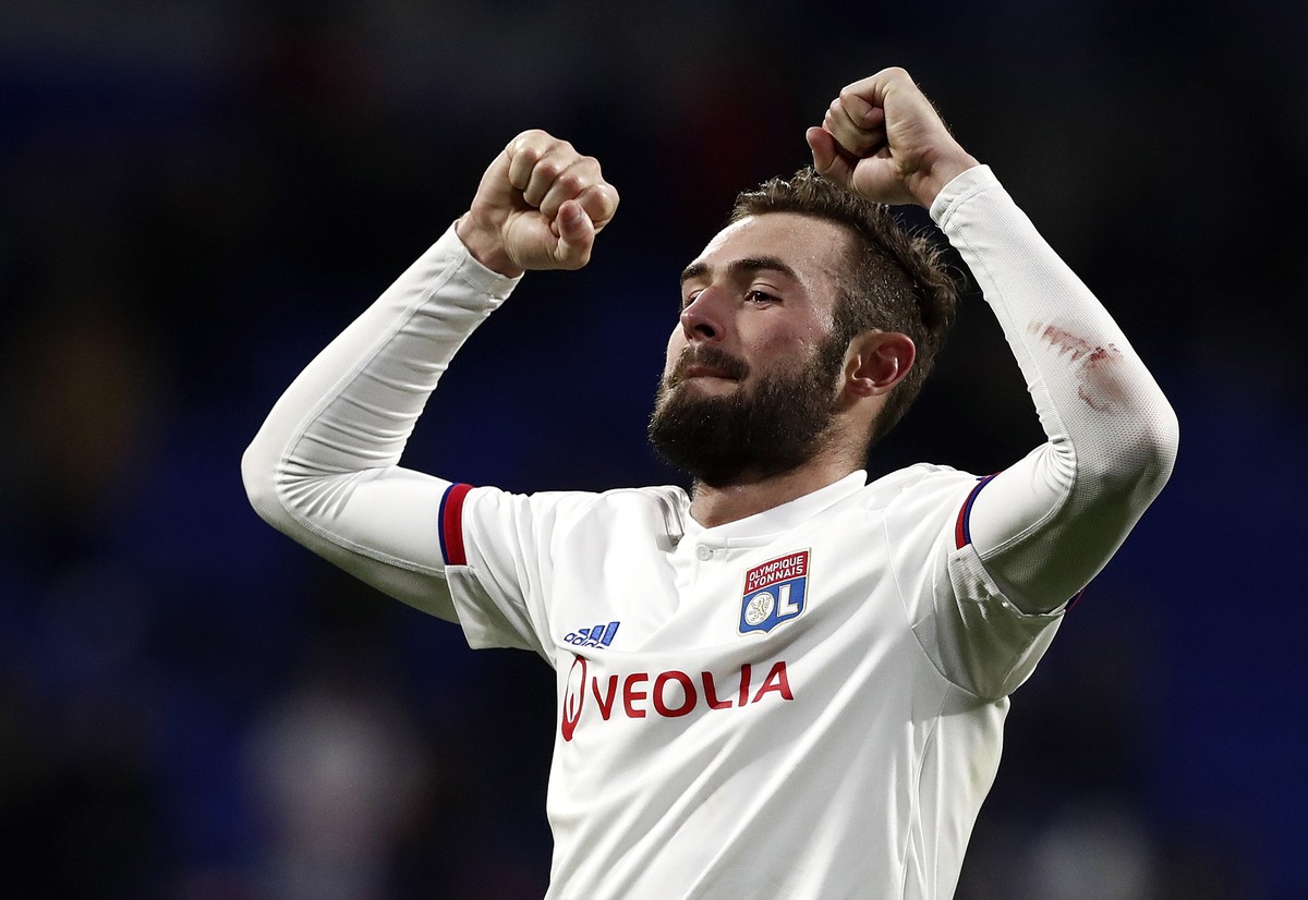 epa08250900 Lucas Tousart of Olympique Lyon celebrates after winning against Juventus the UEFA Champions League round of 16 first leg soccer match between Olympique Lyon and Juventus FC in Lyon, Franc ...