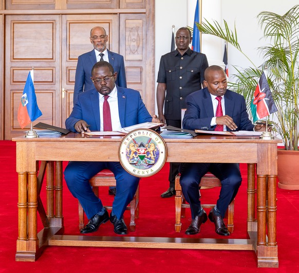 epa11190774 A distribution photo provided by State House shows Kenya