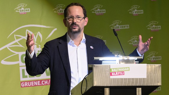 Parteipraesident Balthasar Glaettli, GP-ZH, spricht waehrend der Delegiertenversammlung der Gruenen Schweiz, am Samstag, 26. August 2023 in Bern. (KEYSTONE/Anthony Anex)