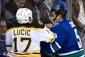 Luca Sbisa steckt mit Vancouver mitten im Playoff-Kampf.