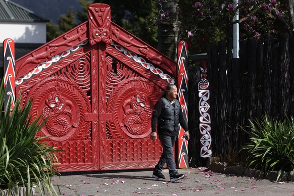 HAMILTON, NEW ZEALAND - AUGUST 30: Mourners arrive at the Turangawaewae Marae on August 30, 2024 in Hamilton, New Zealand. Kiingi Tuheitia Pootatau Te Wherowhero VI, aged 69, died on Friday morning. T ...