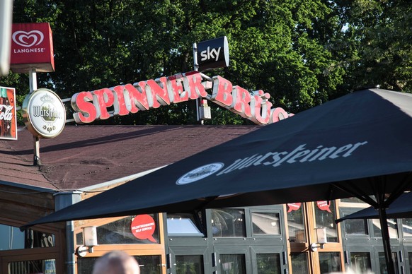 Bikertreffpunkt Spinnerbr�cke in Berlin Wannsee Bikertreffpunkt Spinnerbr�cke in Berlin Wannsee *** Bikertreffpunkt Spinnerbr�cke in Berlin Wannsee Bikertreffpunkt Spinnerbr�cke in Berlin Wannsee