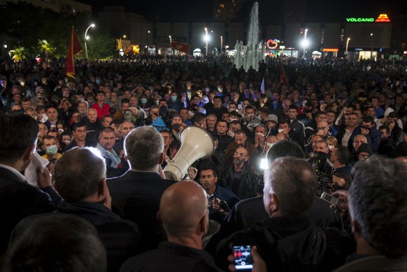 Proteste vor dem Parlament.