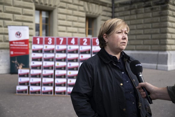 Alexandra Mandoki, Geschaeftsleiterin VIER PFOTEN Schweiz, im Interview bei der Uebergabe fuer die Eidgenoessische Volksinitiative &quot;Fuer eine Einschraenkung von Feuerwerk&quot;, am Freitag, 3. No ...