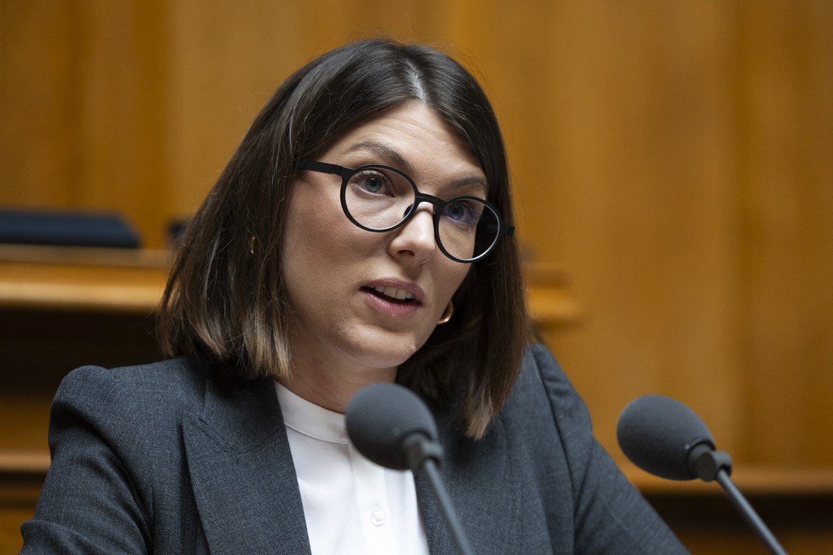 Franziska Ryser, GP-SG, spricht ueber ihre Motion zur Beteiligung der Schweiz an der multinationalen Taskforce Repo zur Umsetzung der Wirtschaftssanktionen gegen Russland, waehrend einer Sondersession ...