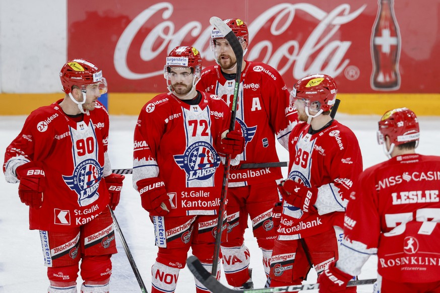 Nachdenkliche Miene bei den Rapperswil Spielern nach der Meisterschaftspartie der National League zwischen den SC Rapperswil Jona Lakers und den SCL Tigers, am Sonntag, den 21. Januar 2024, im Lido in ...