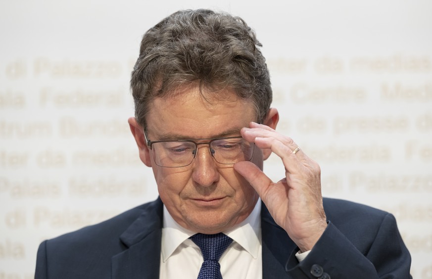 Bundesrat Albert Roesti wuerdigt den Zuercher SVP-Nationalrat Alfred Herr, der in der Nacht von Donnerstag auf Freitag in Zuerich verstorben ist, kurz vor an einer Medienkonferenz ueber die Ernennung  ...