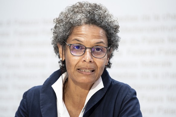 Linda Nartey, Kantonsaerztin Bern, Vizepraesidentin der Vereinigung der Kantonsaerztinnen und Kantonsaerzte VKS, spricht an einem Point de Presse zu Covid 19, am Dienstag, 31. August 2021, in Bern. (K ...