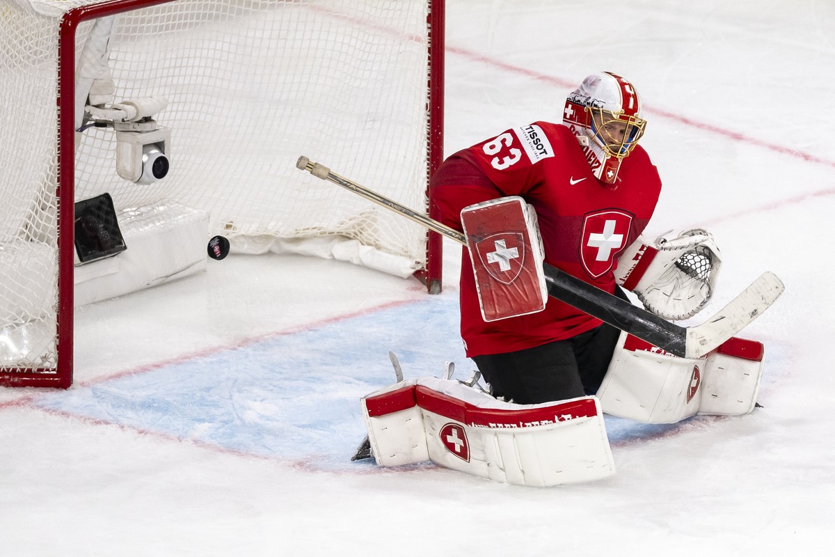 Switzerland's goaltender Leonardo Genoni during the 2026 IIHF Men's Ice Hockey World Championship Quarterfinal game between Switzerland and Sweden, at the Swiss Life Arena ice hockey stadium ...