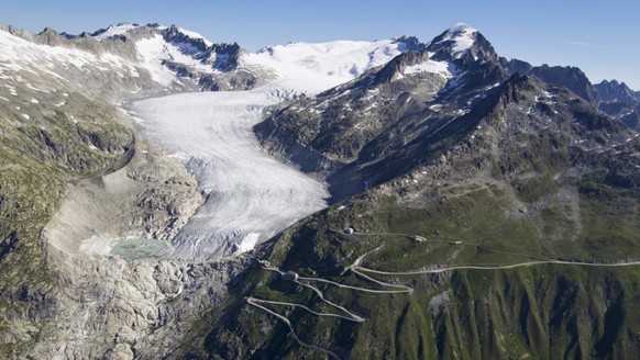 Der Klimawandel lässt nicht nur den Rhonegletscher schmilzen. Die Gletscher-Initiative will deshalb die Treibhausgasemissionen der Schweiz bis 2050 auf Null senken. (Archivbild)