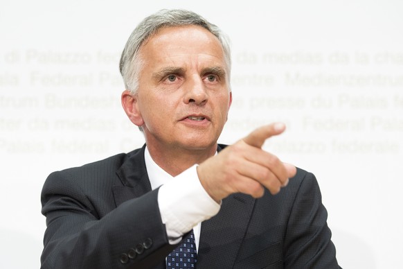 Bundesrat Didier Burkhalter spricht an einer Medienkonferenz ueber seinen Ruecktritt vom Bundesrat, am Mittwoch, 14. Juni 2017, im Medienzentrum des Bundeshauses in Bern. Aussenminister Didier Burkhal ...