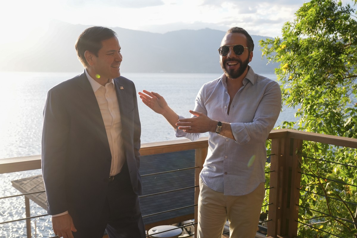 U.S. Secretary of State Marco Rubio meets with President Nayib Bukele at his residence at Lake Coatepeque in El Salvador, Monday, Feb. 3, 2025. (AP Photo/Mark Schiefelbein, Pool)