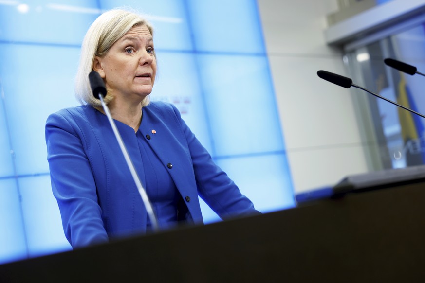 epa09576564 Sweden&#039;s Minister of Finance and party chairman of the Social Democratic Party, Magdalena Andersson, during a press conference after her meeting with the Swedish speaker of Parliament ...